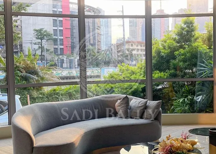Sadi Baluy Cozy Near Rockwell With Free Pool Access *
