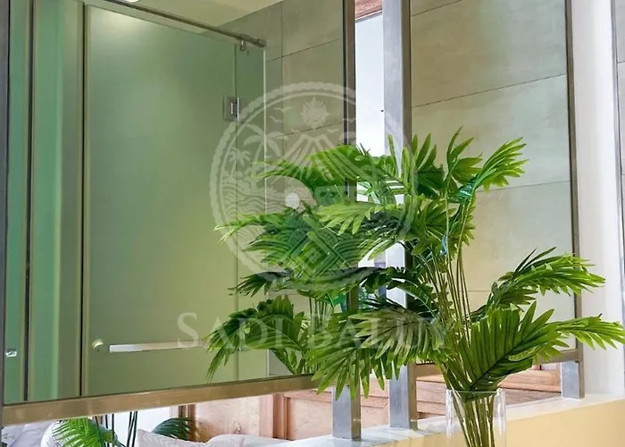 Sadi Baluy Cozy Near Rockwell With Free Pool Access Apartment
