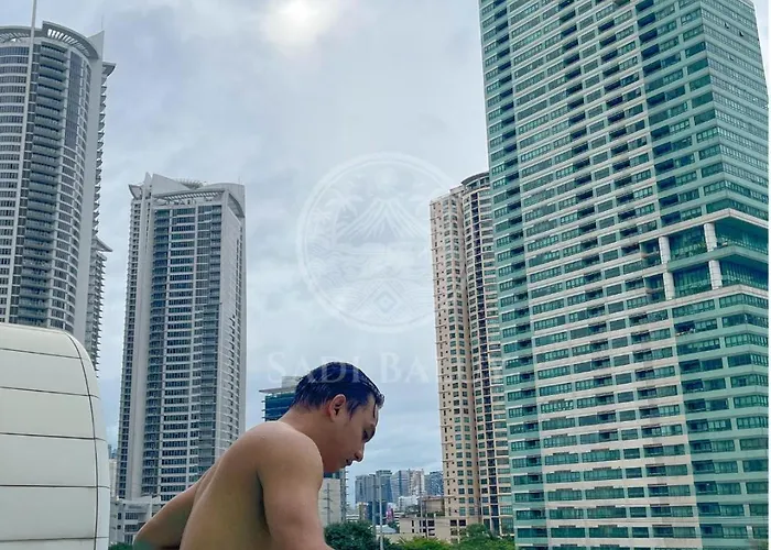 Apartment Sadi Baluy Cozy Near Rockwell With Free Pool Access